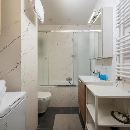 Goclawek Spacious By Bookinghost * Warschau