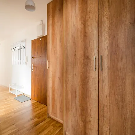 Goclawek Spacious By Bookinghost Appartement