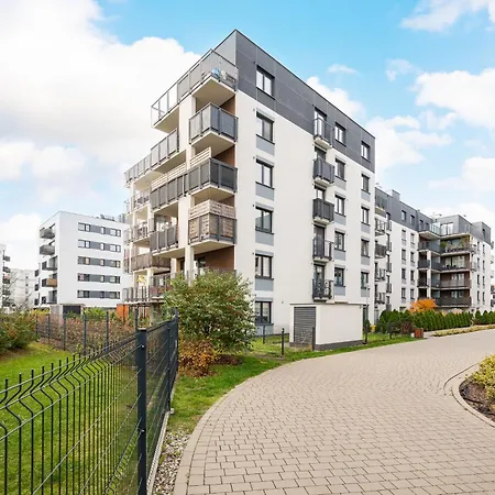 Goclawek Spacious By Bookinghost *