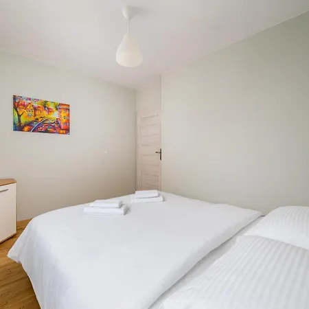 아파트 Goclawek Spacious By Bookinghost 바르샤바
