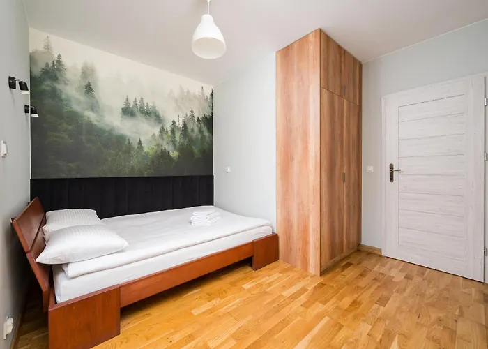 Goclawek Spacious By Bookinghost *