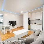 Goclawek Spacious By Bookinghost *