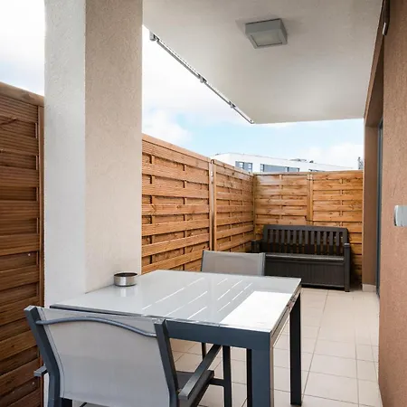 Daire Goclawek Spacious By Bookinghost *