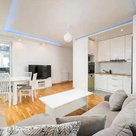 Goclawek Spacious By Bookinghost *