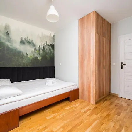 Goclawek Spacious By Bookinghost *