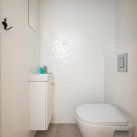 Goclawek Spacious By Bookinghost * Varsovie