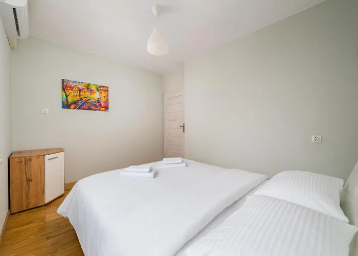 Lejlighed Goclawek Spacious By Bookinghost Warszawa