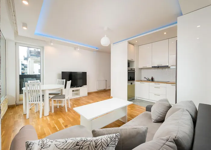 Goclawek Spacious By Bookinghost *