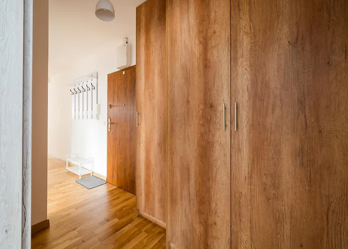 Goclawek Spacious By Bookinghost Apartment