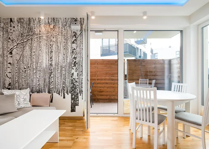 Goclawek Spacious By Bookinghost *